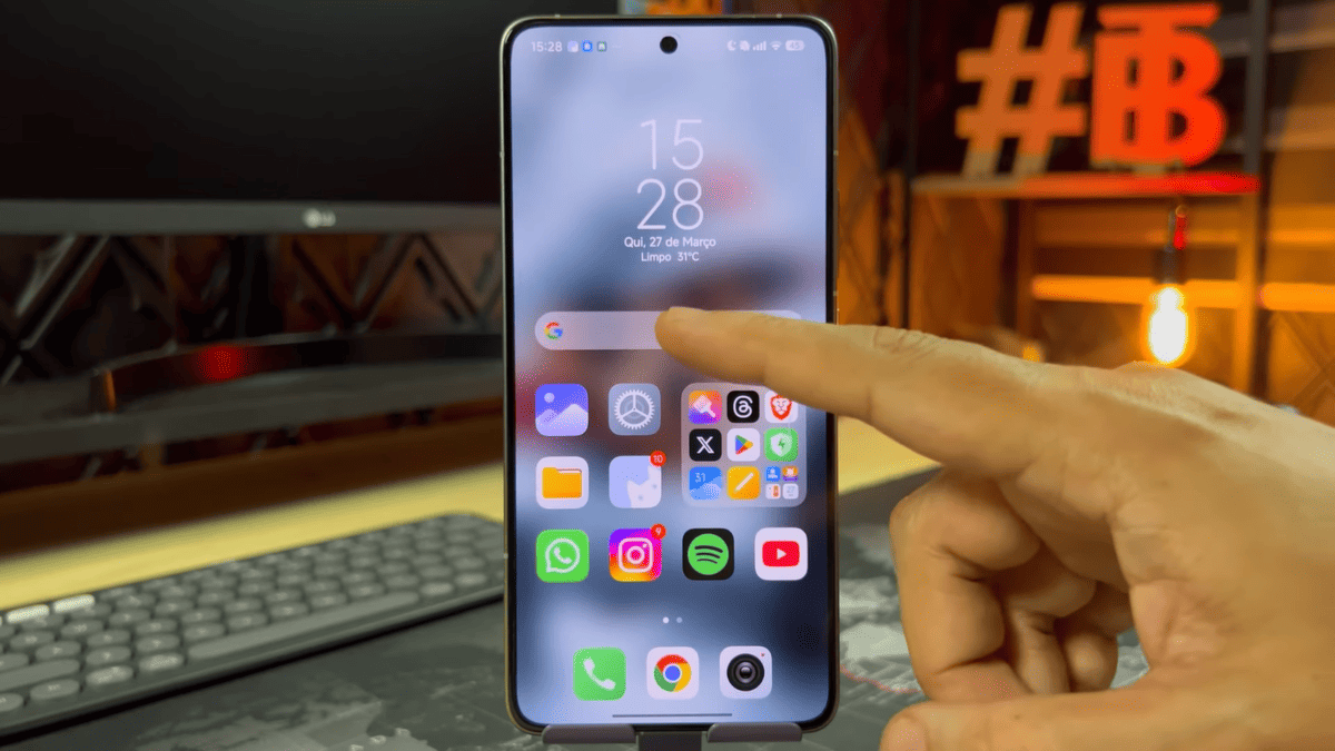 Discover what’s new in HyperOS Launcher 2.2! Enjoy the blur effect on your home screen and customize your lock screen with incredible details. Update now!