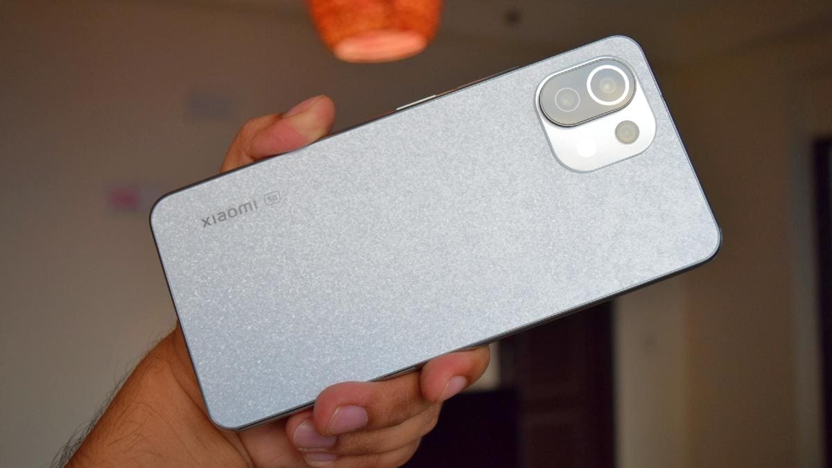 Xiaomi 11 receives the final HyperOS 2 update, marking the end of the system update cycle. Discover the new features and improvements that make this version crucial for your device.