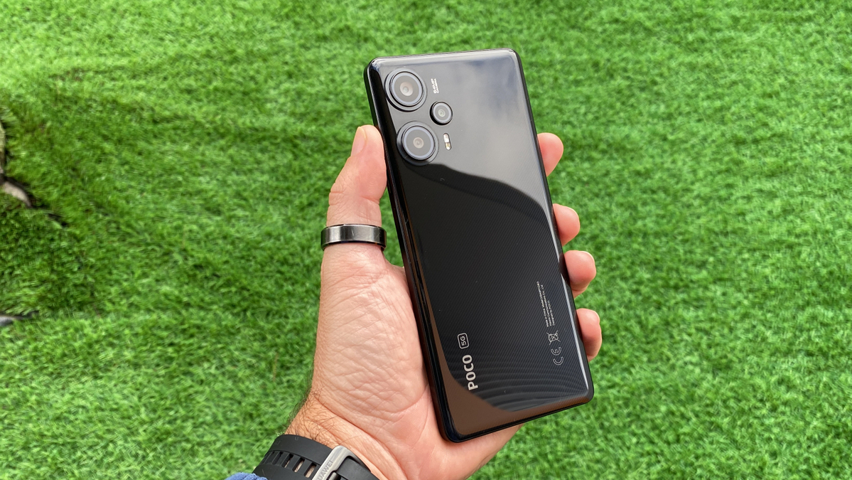 HyperOS 2 is updating TODAY (OTA)! See if your device is eligible for the latest improvements. Tap to check for the over-the-air update and enjoy the newest features.