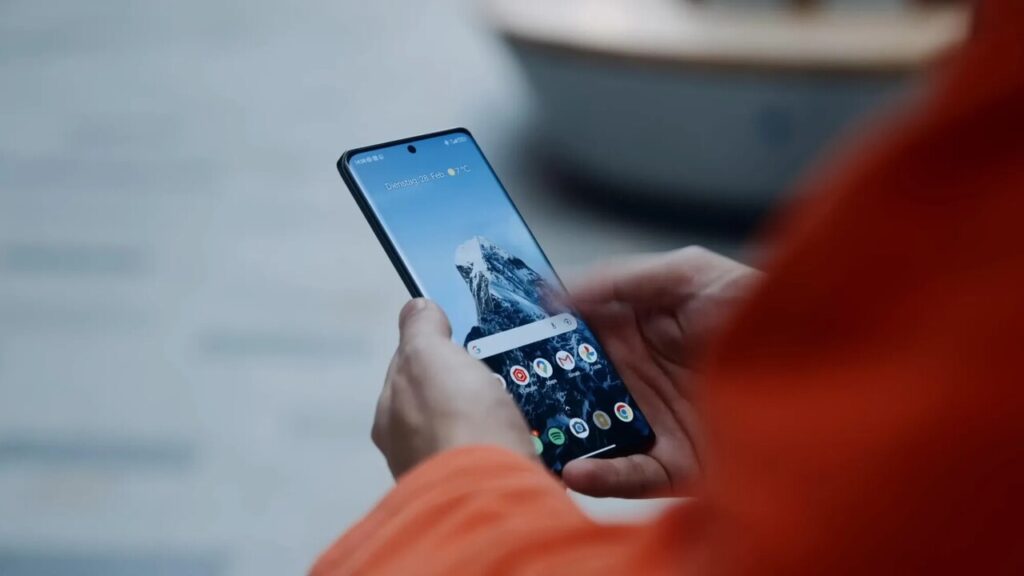 Stay informed about the latest HyperOS 2.0 and 2.1 updates for Xiaomi devices. Discover which models will receive the newest security patch to keep your phone protected.