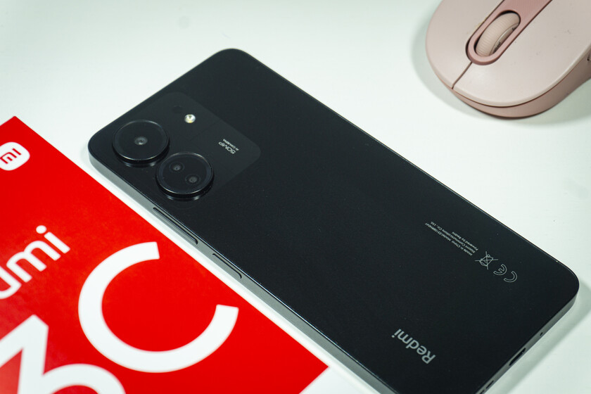 The HyperOS 2.2 Global update brings your Redmi 13C into 2025 with style. This isn't just a small fix - it's a major upgrade that changes how your phone works and feels.